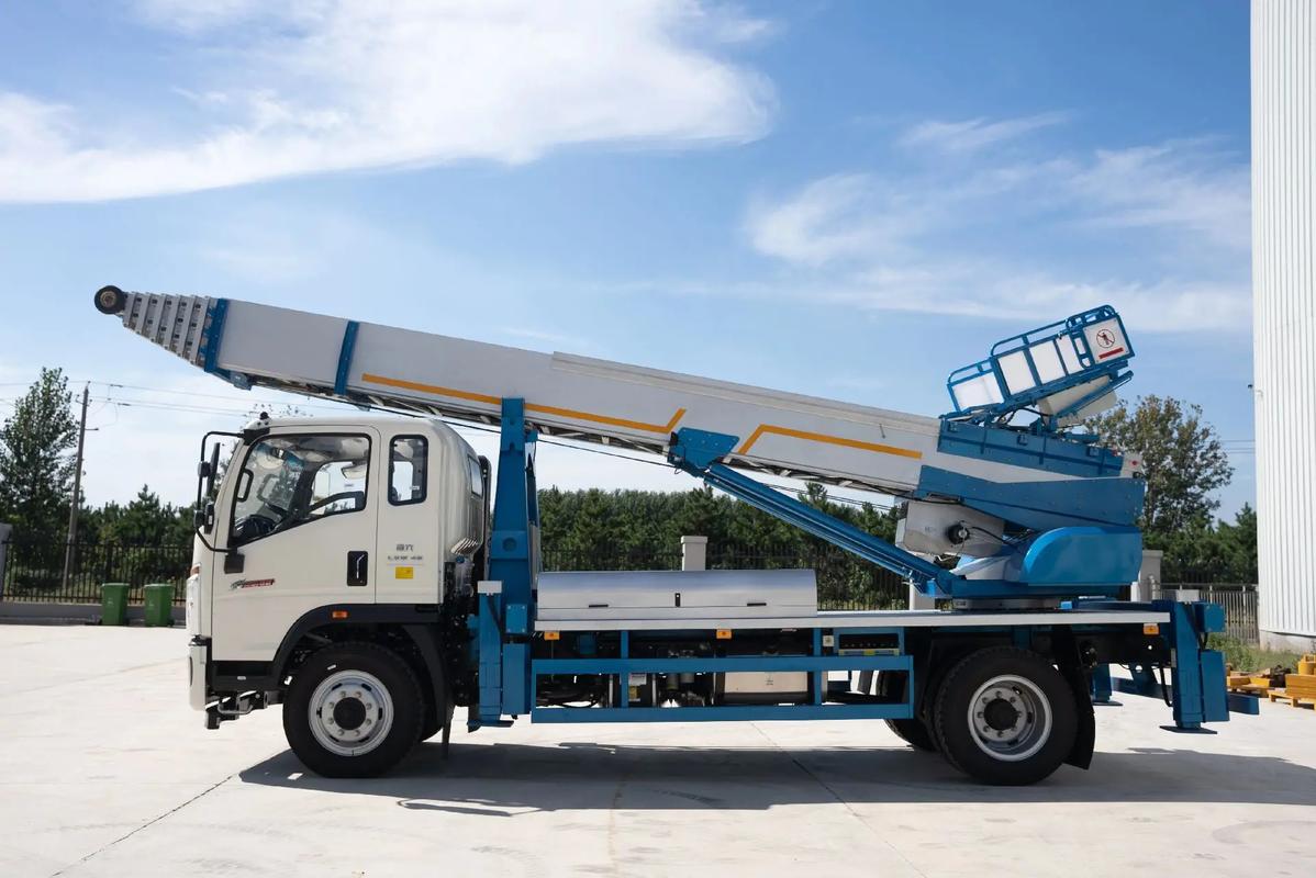 临西县云梯上料车租赁费用