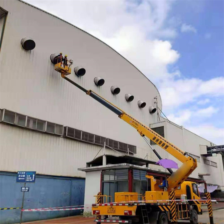 临西县高空作业车出租服务：专业广告牌安装解决方案