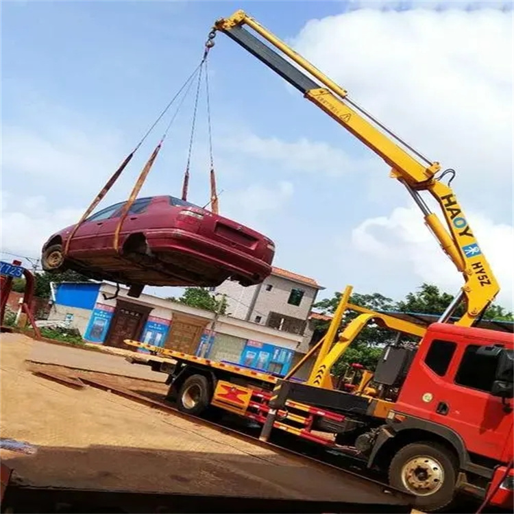 临西县吊车吊汽车的正确方法